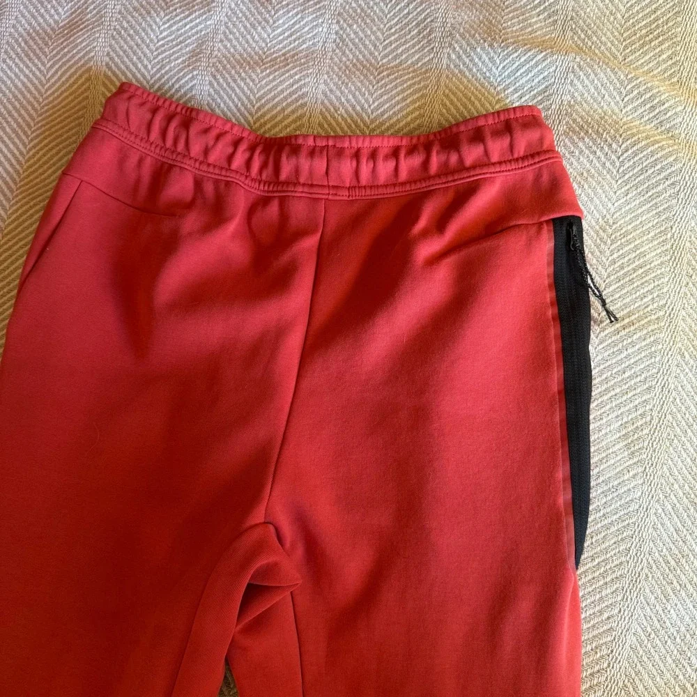 Nike Sportswear Tech Fleece Joggers Lobster Mens Small CU4495-605